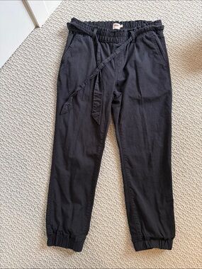 Levi's Black Ankle Tie-Waist Cropped Pants